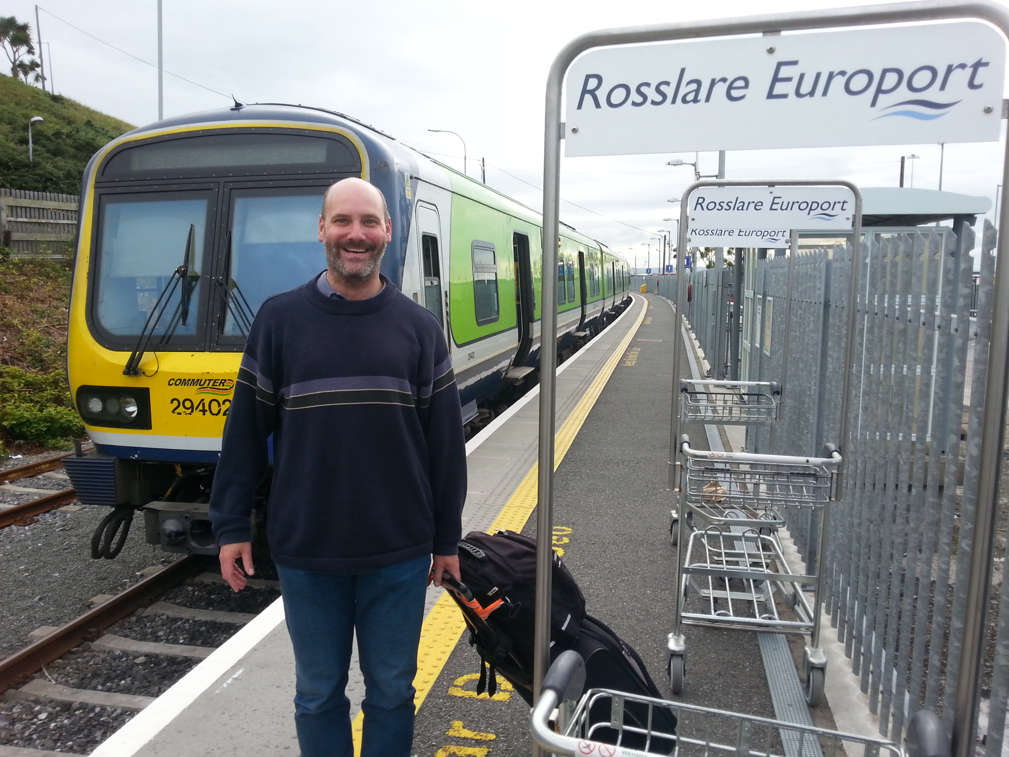 Uwe am Bahnhof Rosslare (Irland) 2015